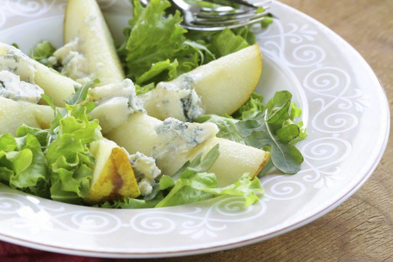 Ensalada de pera y queso azul