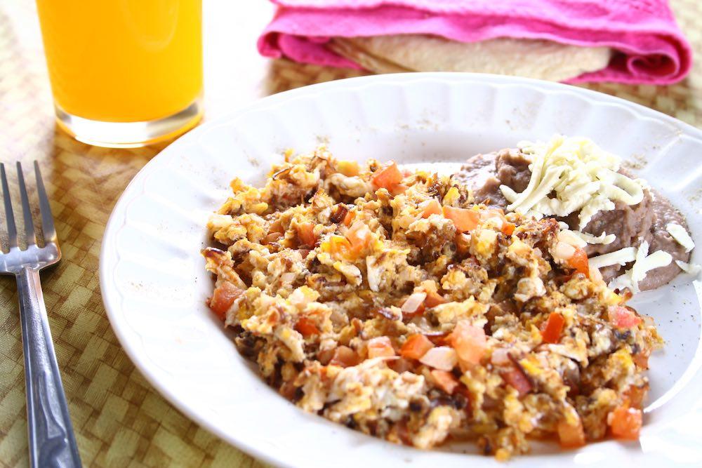 Receta: Machaca con huevo para un desayuno muy norteño — Marco Beteta