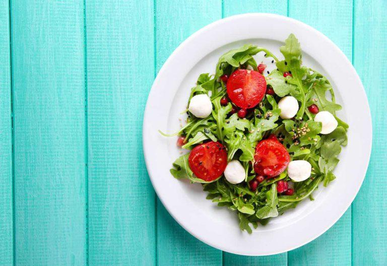 Ensalada de berros con aderezo de manzana verde