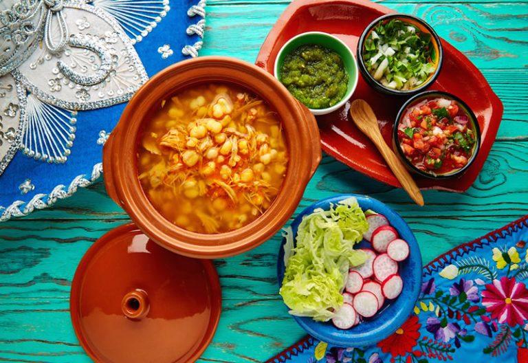 Receta Banorte | Pozole rojo, el rey de la cocina mexicana