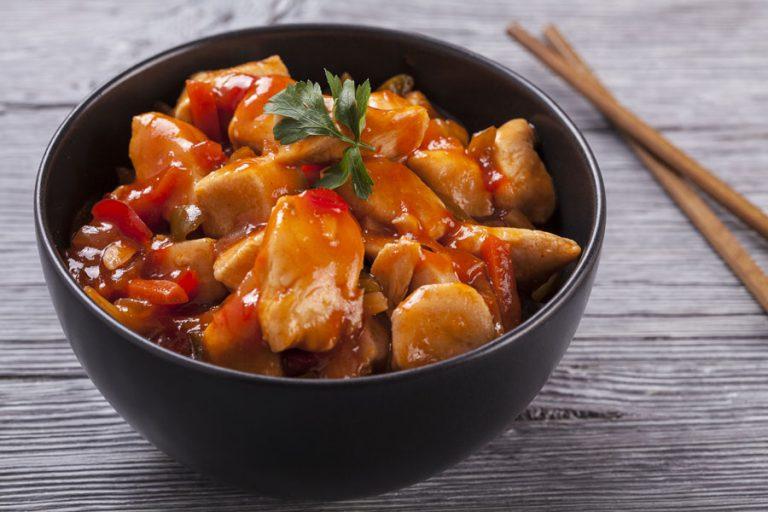 Consiente a tu familia con esta receta de pollo con salsa oriental
