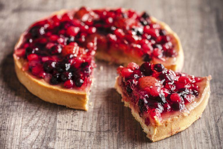 Receta Banorte / Tarta glaseada de fresas y frambuesas