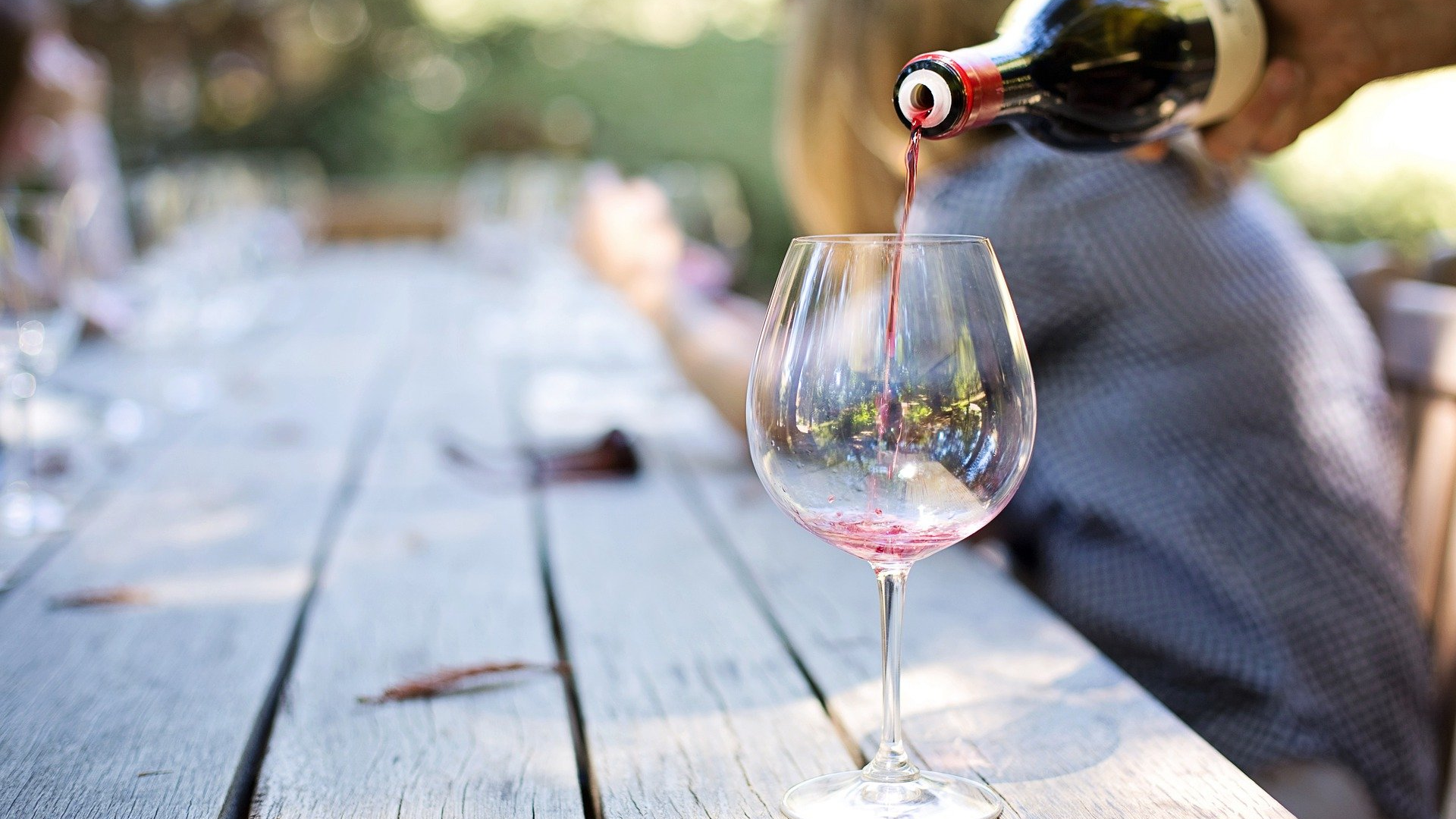 Cinco consejos para comprar vino como todo un experto