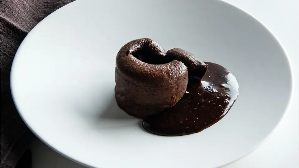 Aprende a preparar un fondant de chocolate fácil y rápido