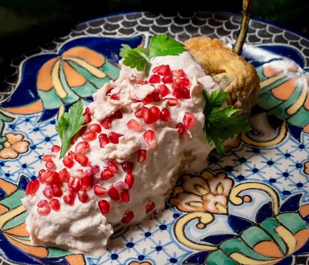 Los lugares imperdibles para comer chiles en nogada en CDMX