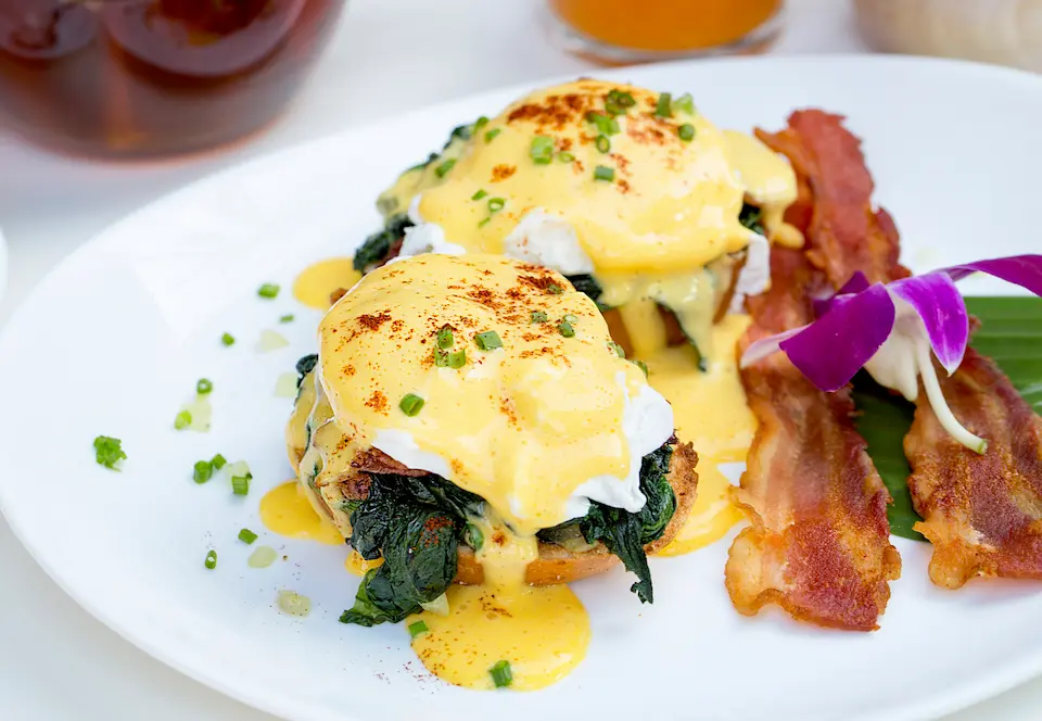 Dónde comer huevos benedictinos en CDMX